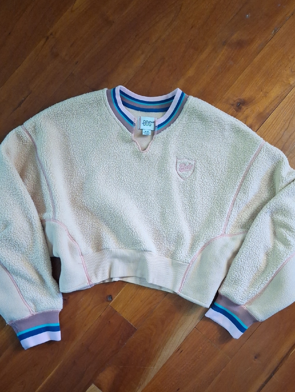 BDG Cream Cropped Sherpa Sweatshirt with Blue Trim nwot